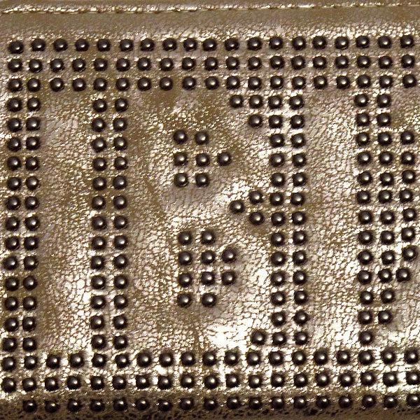 Ibiza Cartera Clutch con Tachuelas